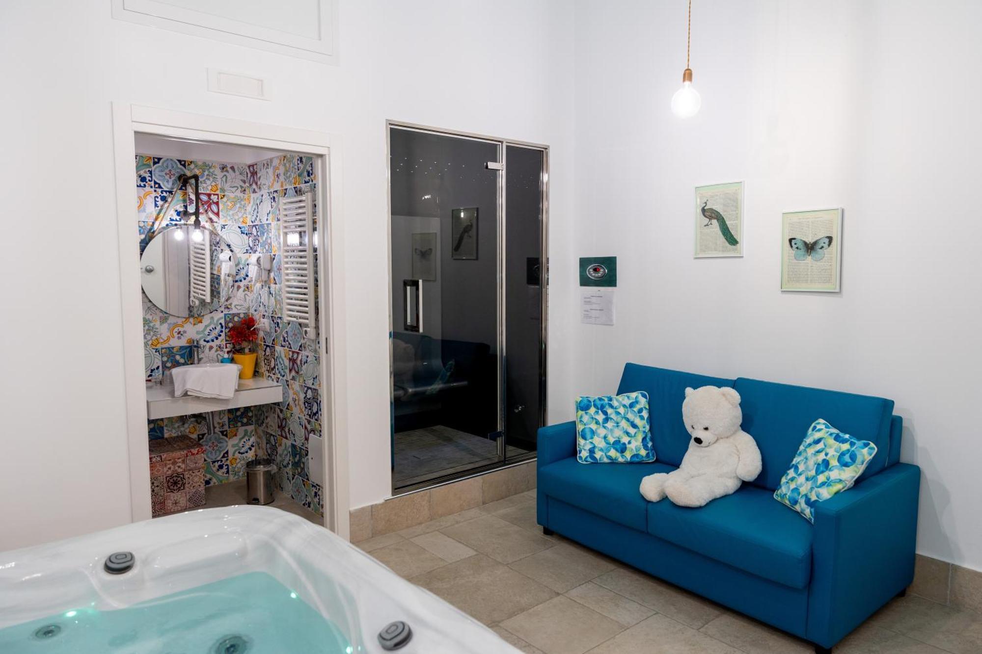 Palazzo Nicolaus Del Borgo Antico Bed & Breakfast Bari Exterior photo
