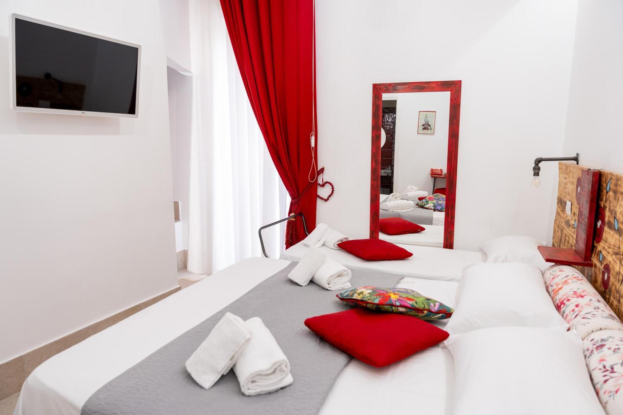 Palazzo Nicolaus Del Borgo Antico Bed & Breakfast Bari Exterior photo