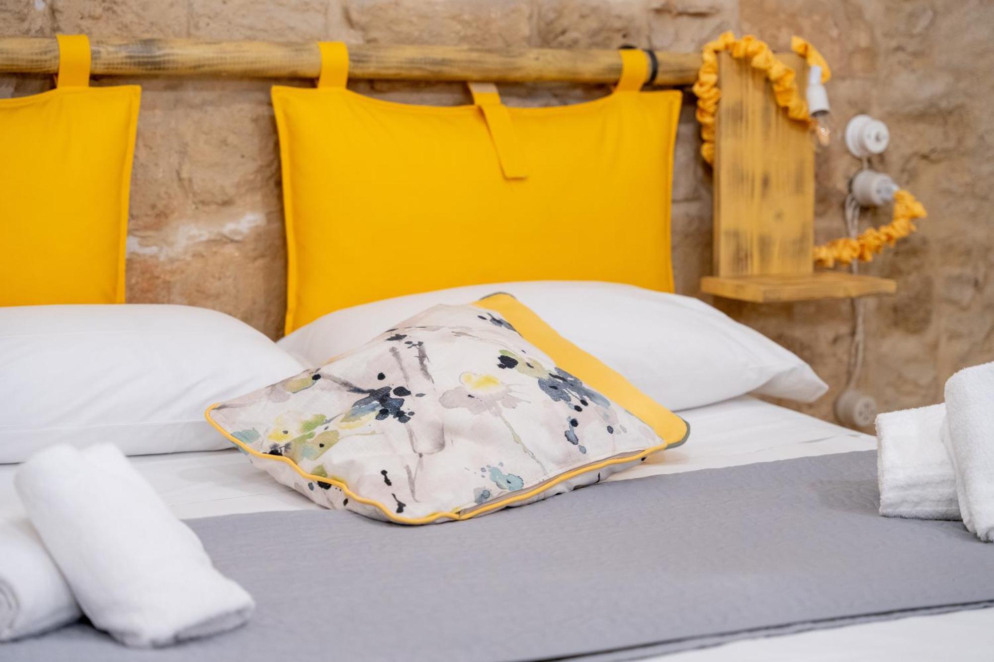 Palazzo Nicolaus Del Borgo Antico Bed & Breakfast Bari Exterior photo